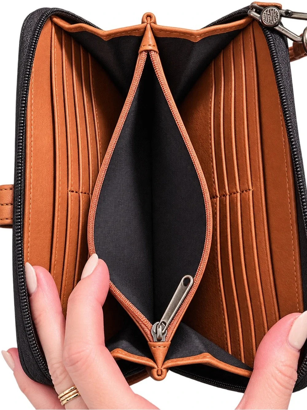 NEW The Sak Large Smartphone Convertible Crossbody/Wristlet in Black Onyx